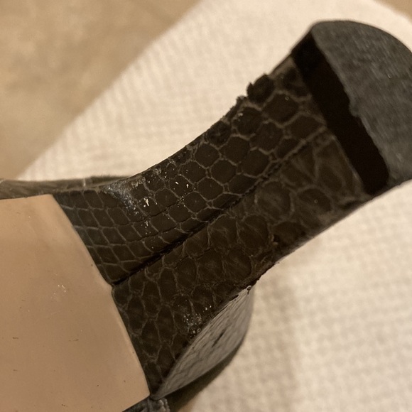 Bisou Bisou Michele Bohbot Retro Leather and Suede Peep Toe Pumps Heels Size 8M - Picture 11 of 14